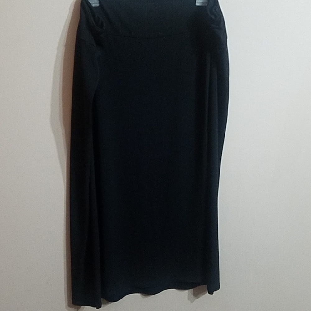 Monroe & Main Comfy black stretch skirt